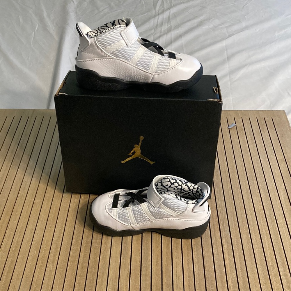 Jordan children shoes size 9